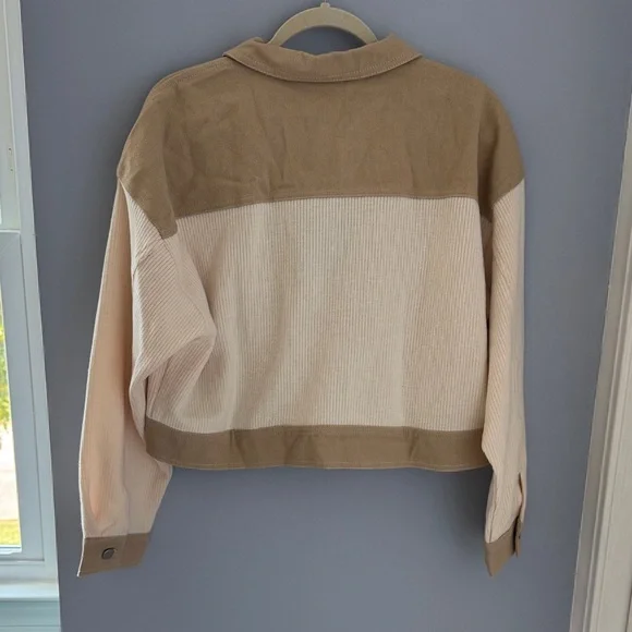 Le Lis Women's Tan and Cream Color Block Jean Jacket - Picture 5 of 7